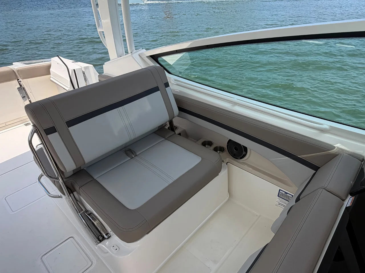 2026 Boston Whaler 280 Vantage 28.0 feet, Clearwater, Florida #18