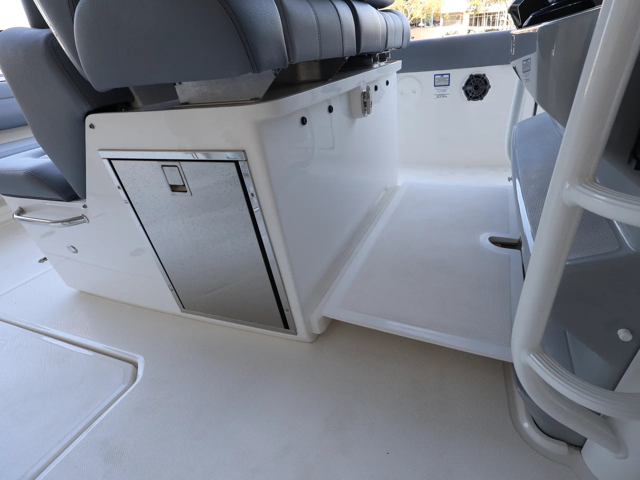 2026 Boston Whaler 330 Outrage 33.0 feet, Clearwater, Florida #37