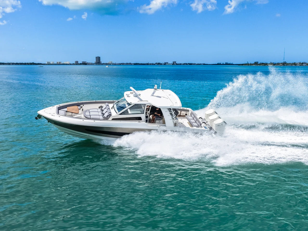 2025 Boston Whaler 420 Outrage 42.0 feet, Clearwater, Florida #36