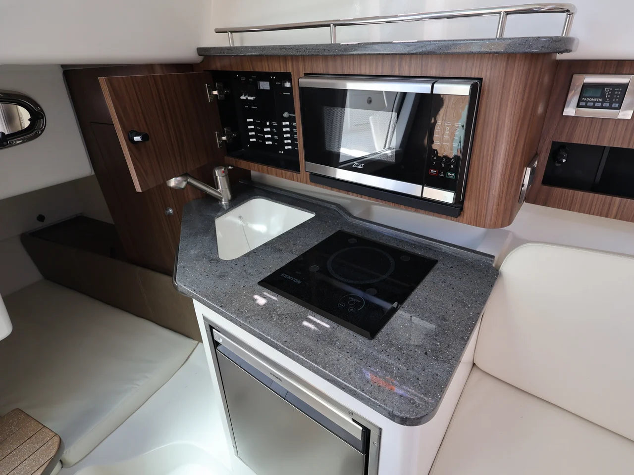 2026 Boston Whaler 285 Conquest 28.0 feet, Clearwater, Florida #33