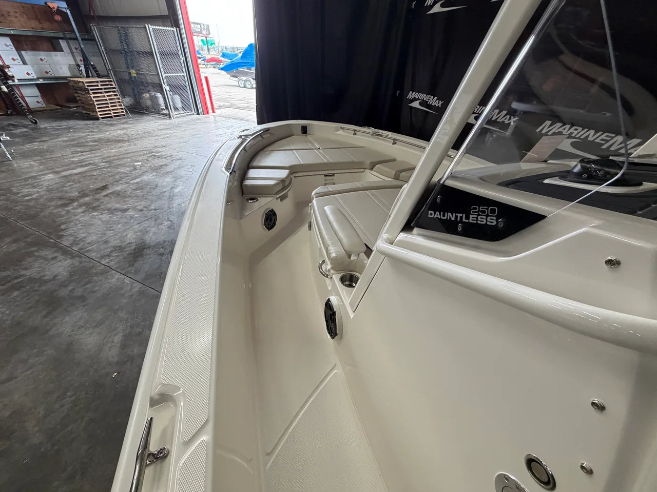 2026 Boston Whaler 250 Dauntless 25.0 feet, Clearwater, Florida #21