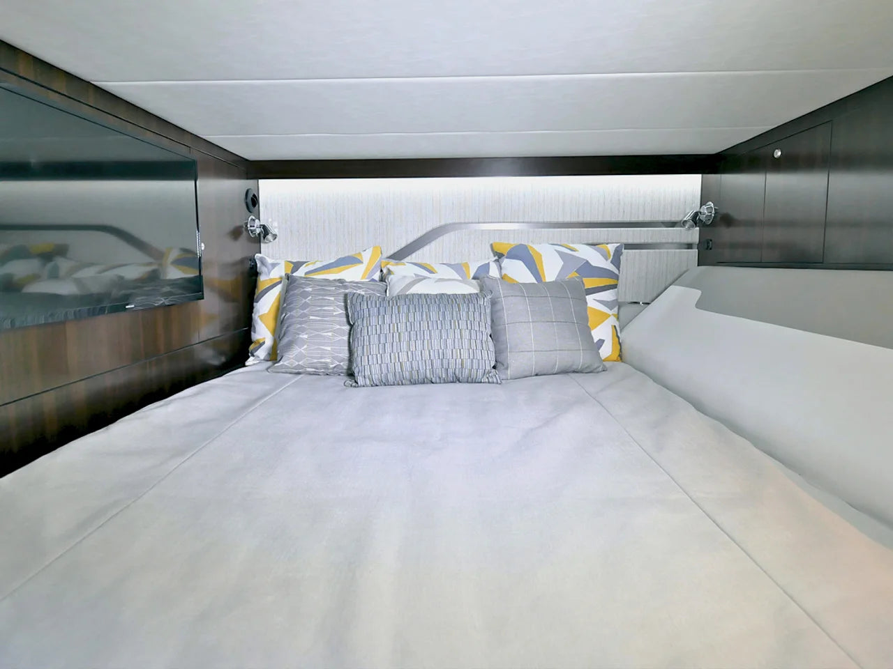 2025 Cruisers Yachts 42 GLS Outboard 42.0 feet, Clearwater, Florida #29