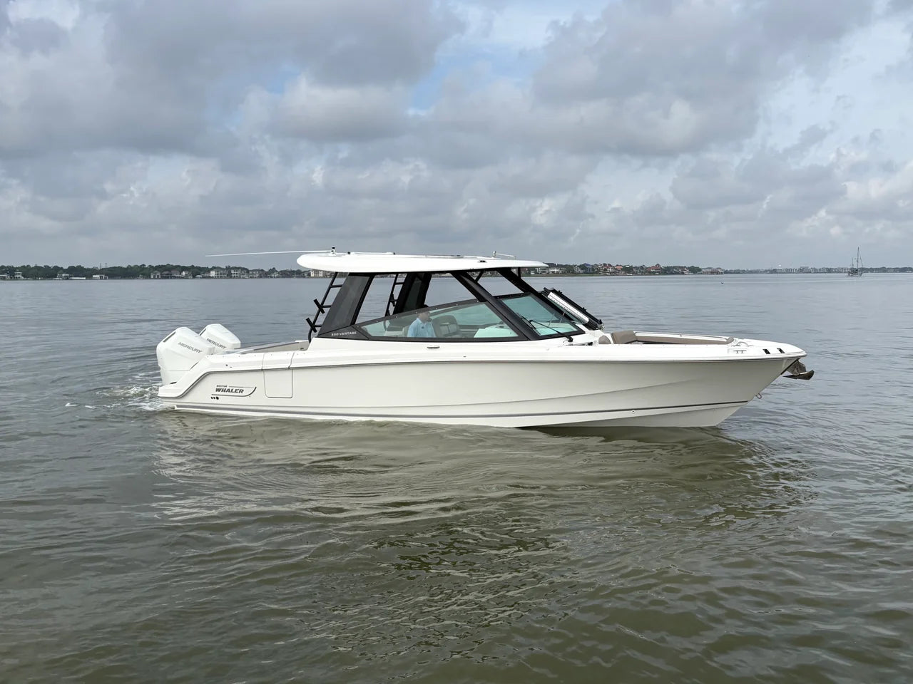 2025 Boston Whaler 330 Vantage 33.0 feet, Clearwater, Florida #8
