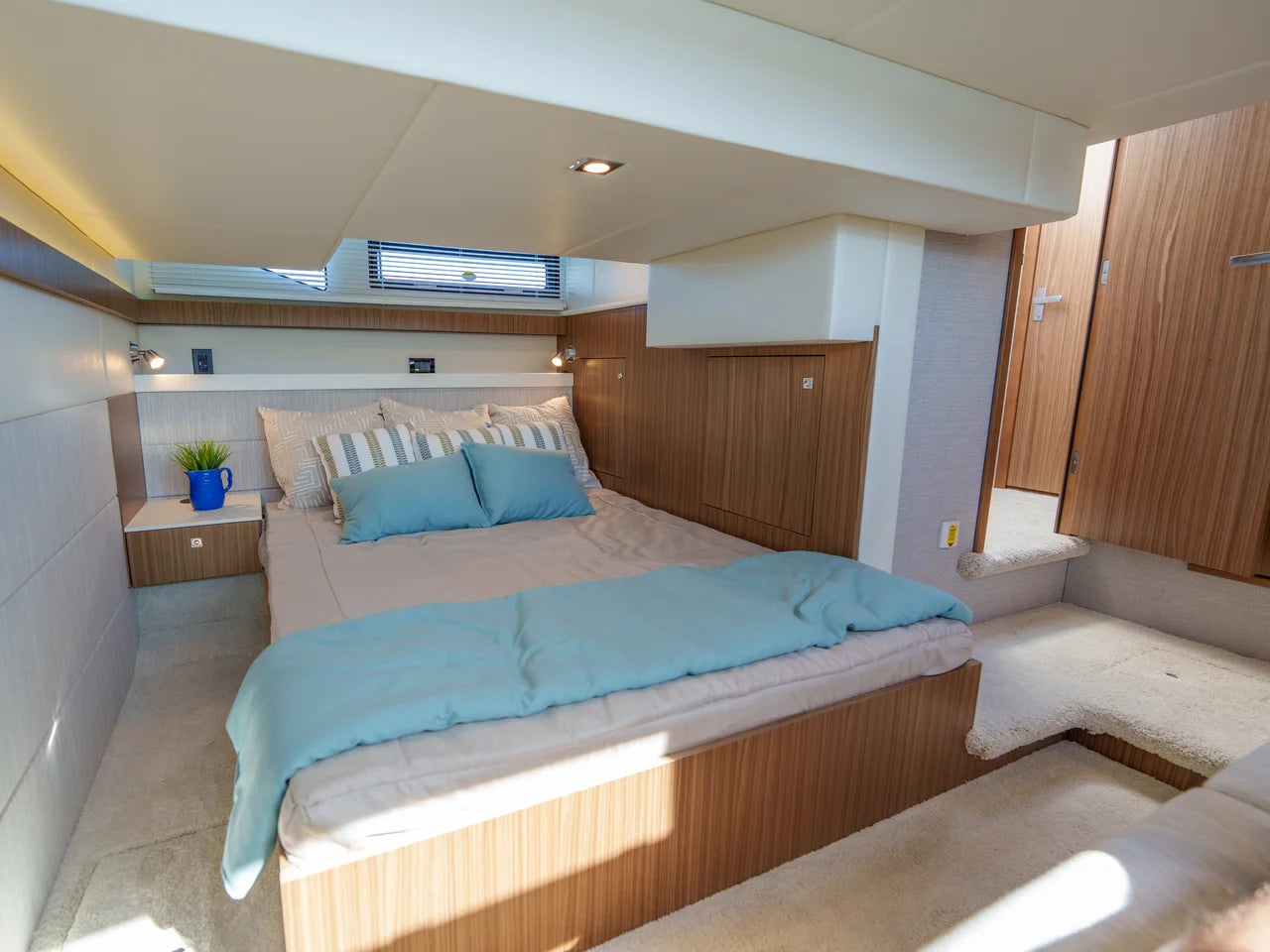 2026 Cruisers Yachts 42 Cantius 42.0 feet, Clearwater, Florida #17