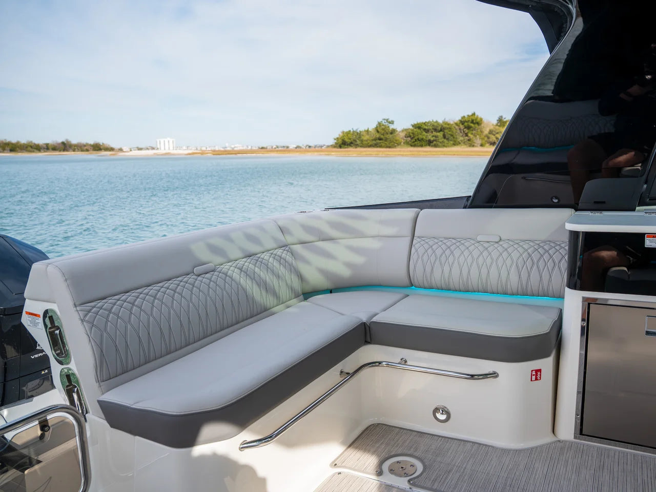 2026 Sea Ray Sundancer 370 Outboard 37.0 feet, Clearwater, Florida #11