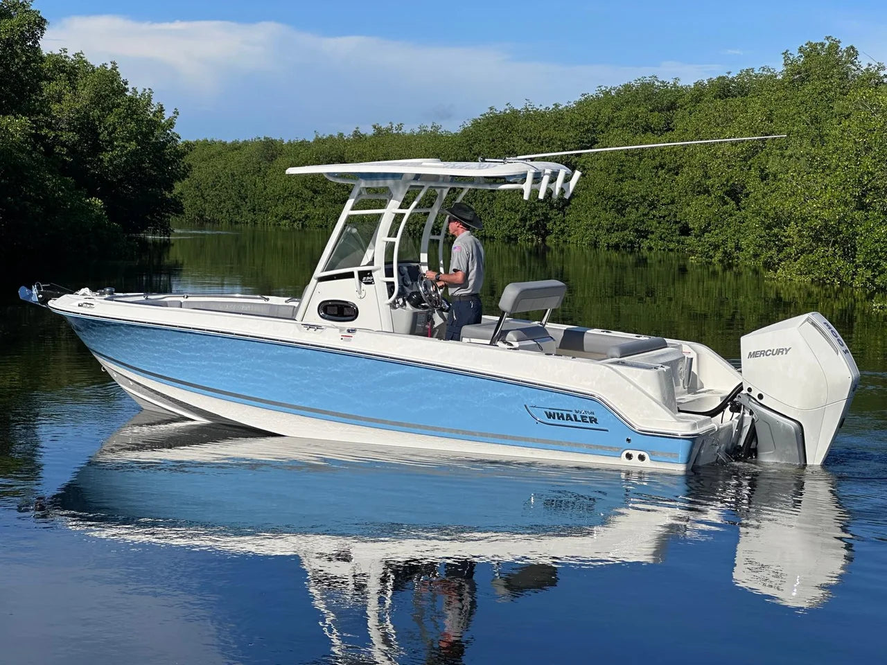 2026 Boston Whaler 230 Outrage 23.0 feet, Clearwater, Florida #2