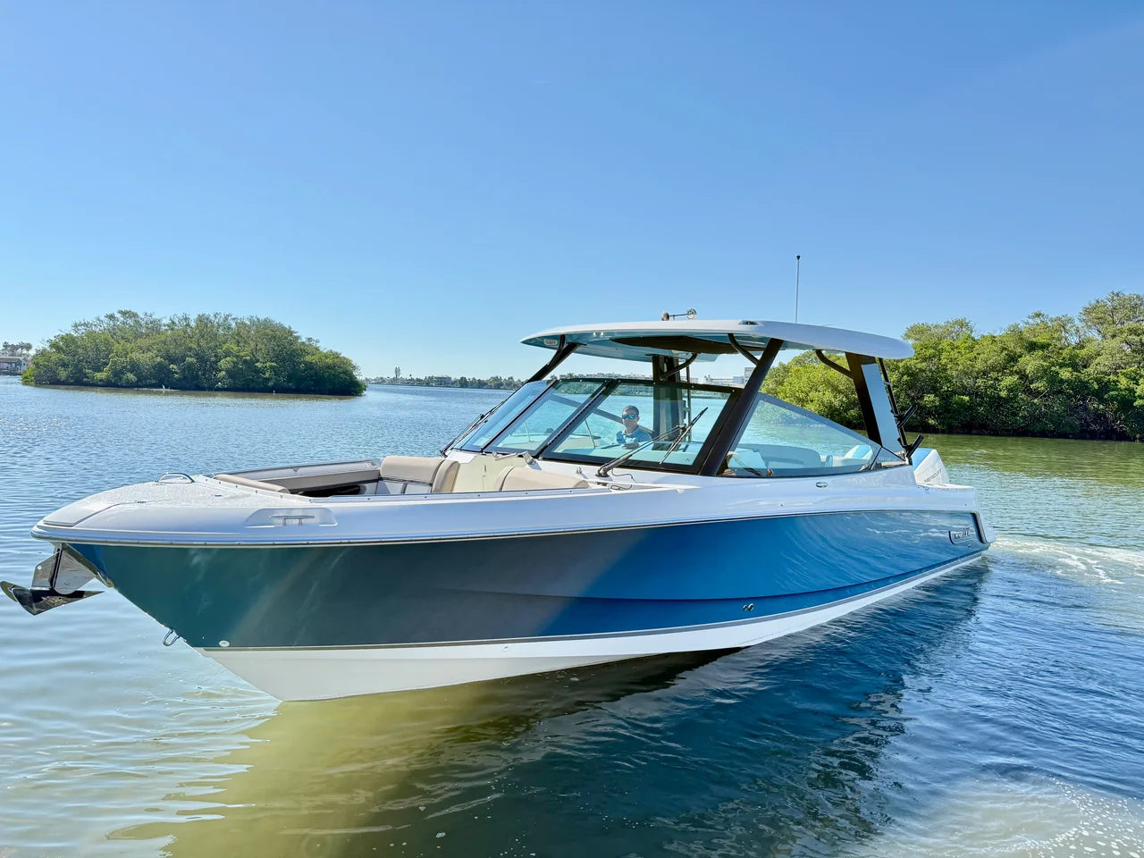 2026 Boston Whaler 330 Vantage 33.0 feet, Clearwater, Florida #24