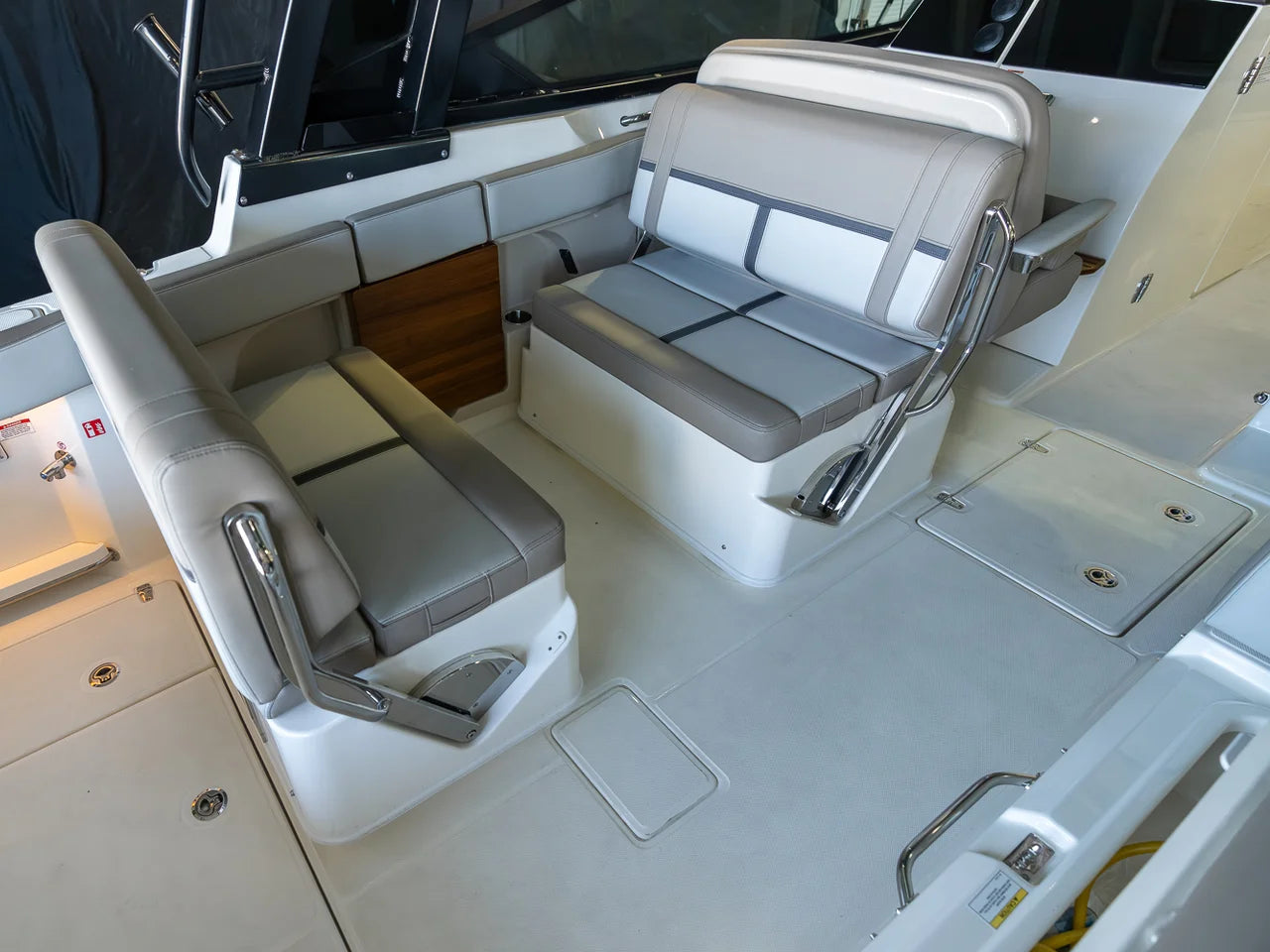 2026 Boston Whaler 330 Vantage 33.0 feet, Clearwater, Florida #52