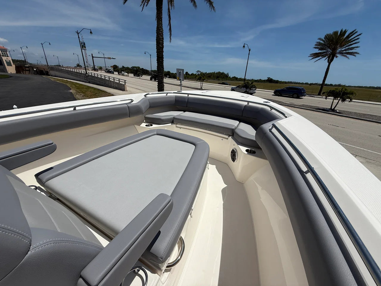 2026 Boston Whaler 280 Outrage 28.0 feet, Clearwater, Florida #7