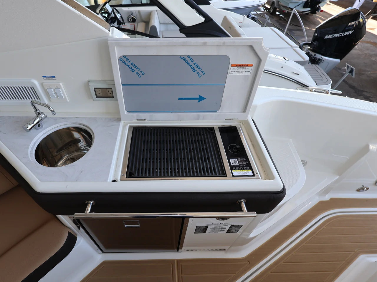 2026 Sea Ray Sundancer 320 Outboard 32.0 feet, Clearwater, Florida #14