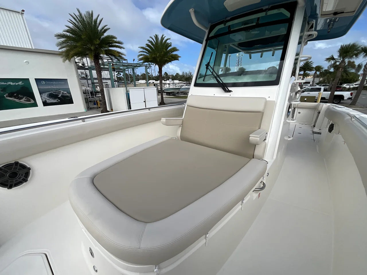2026 Boston Whaler 330 Outrage 33.0 feet, Clearwater, Florida #28