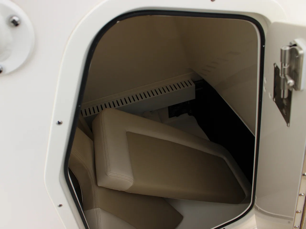 2026 Boston Whaler 230 Outrage 23.0 feet, Clearwater, Florida #14
