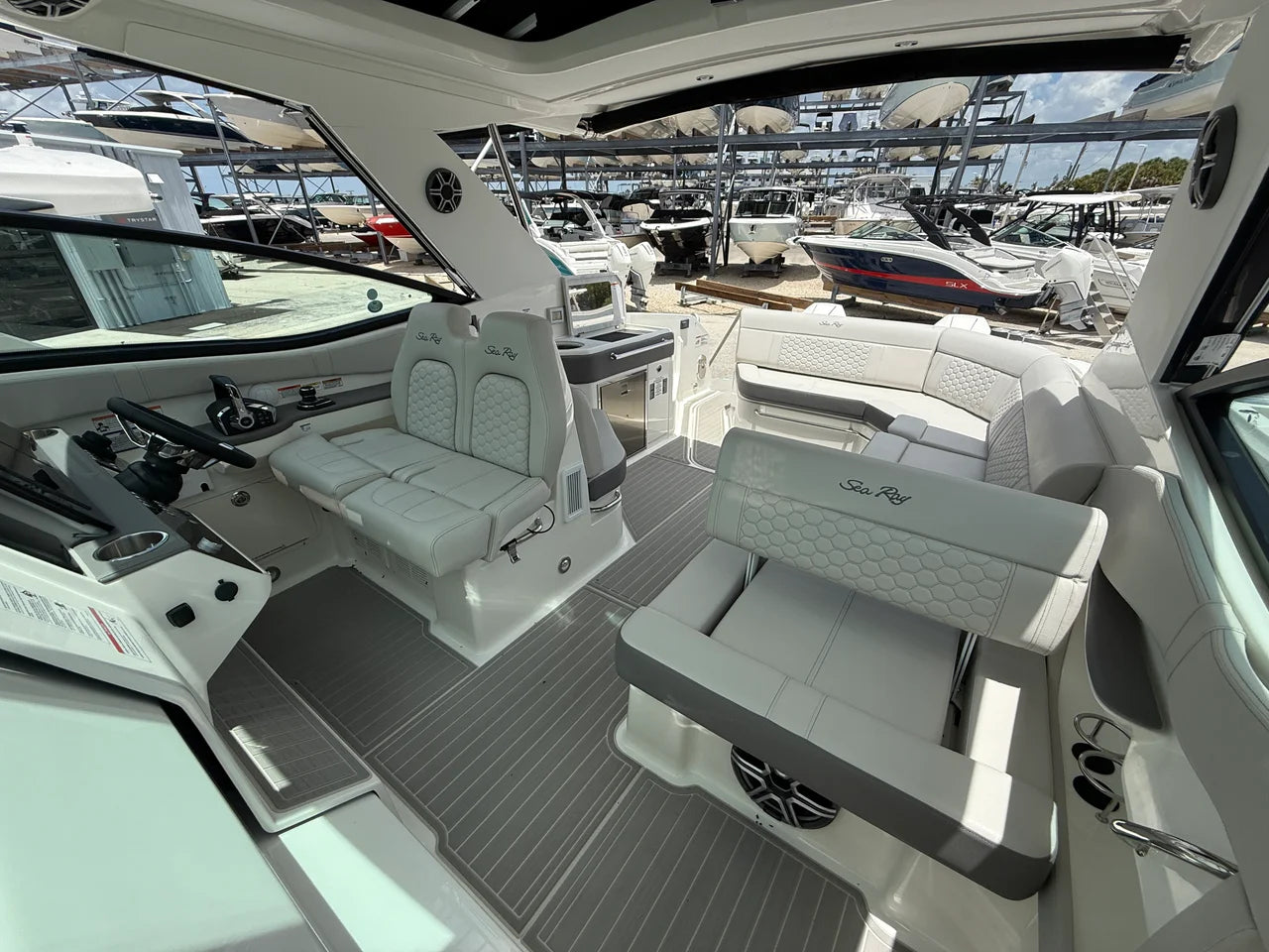 2026 Sea Ray Sundancer 320 Outboard 32.0 feet, Clearwater, Florida #24