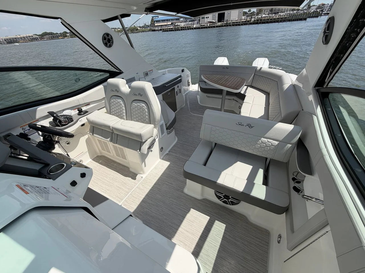 2026 Sea Ray Sundancer 320 Outboard 32.0 feet, Clearwater, Florida #40