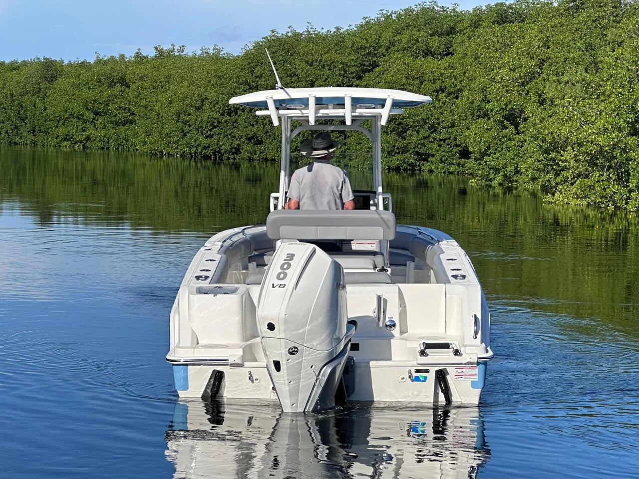 2026 Boston Whaler 230 Outrage 23.0 feet, Clearwater, Florida #5