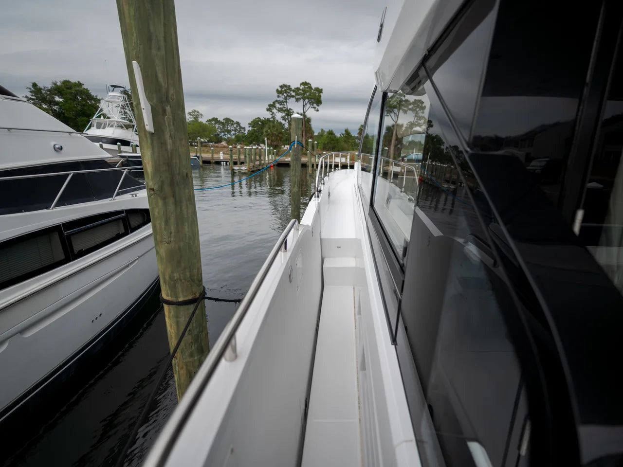 2026 Cruisers Yachts 57 FLY 57.0 feet, Clearwater, Florida #14