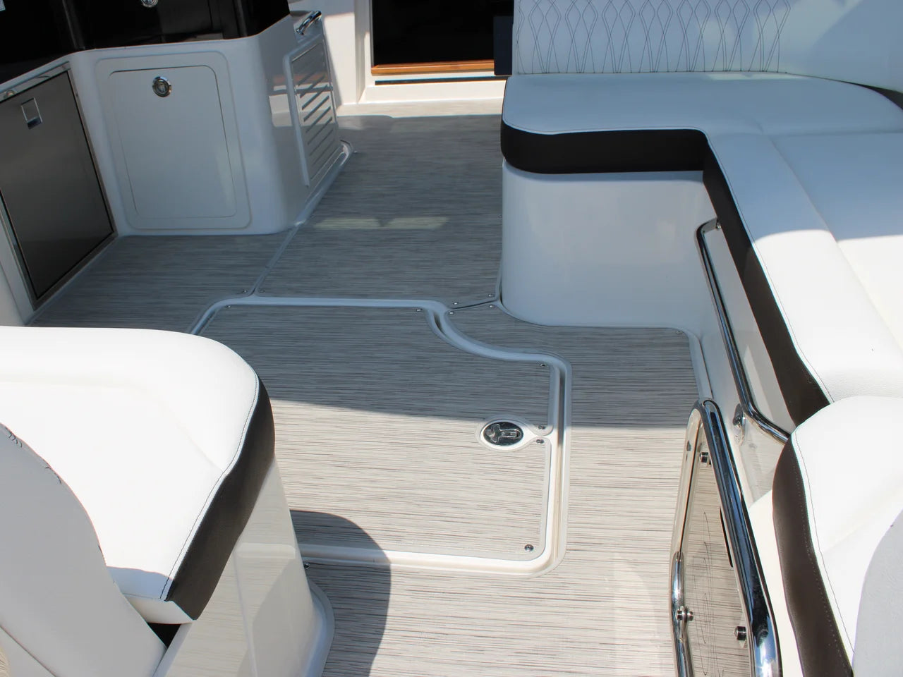 2026 Sea Ray Sundancer 370 Outboard 37.0 feet, Clearwater, Florida #73