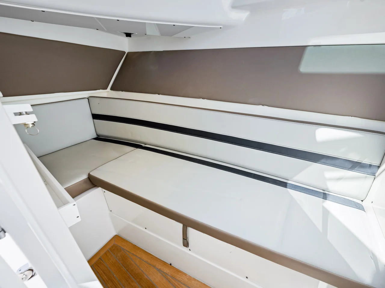 2026 Boston Whaler 330 Vantage 33.0 feet, Clearwater, Florida #41