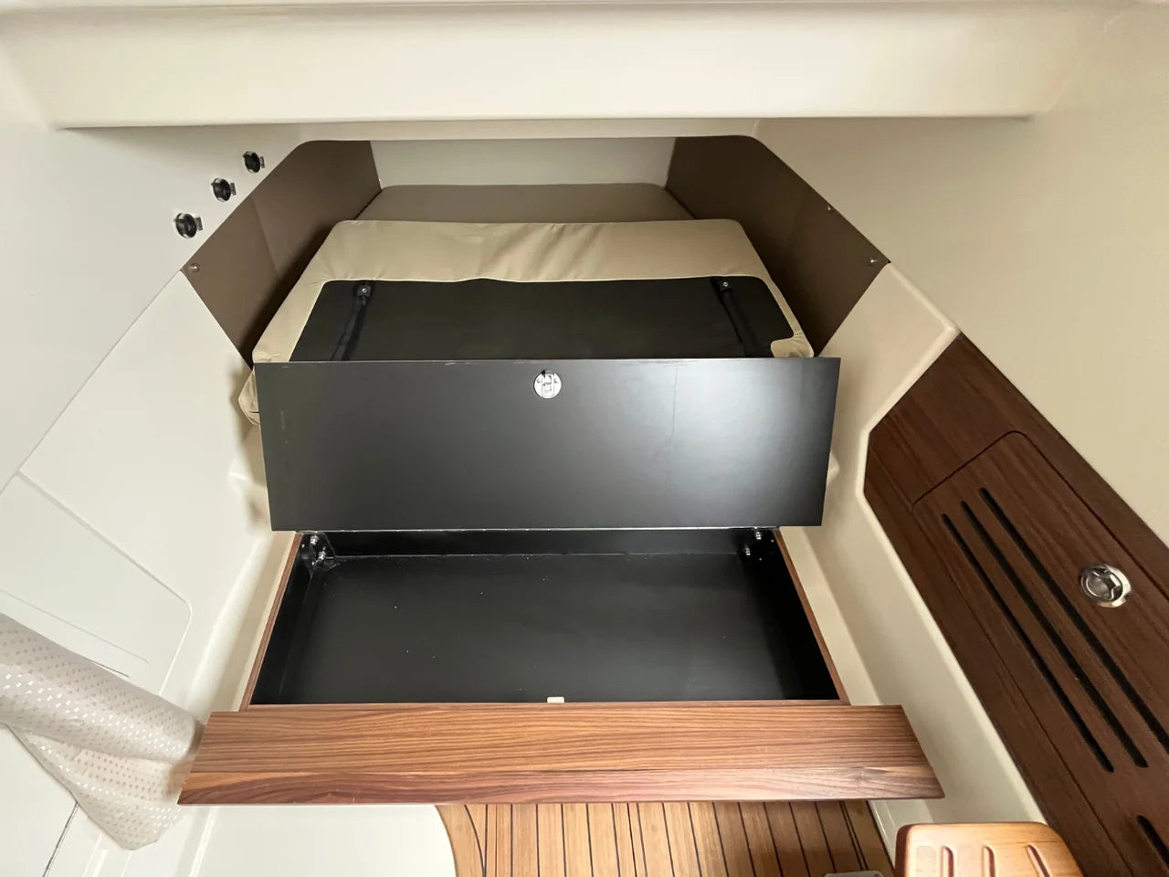 2026 Boston Whaler 360 Outrage 36.0 feet, Clearwater, Florida #52