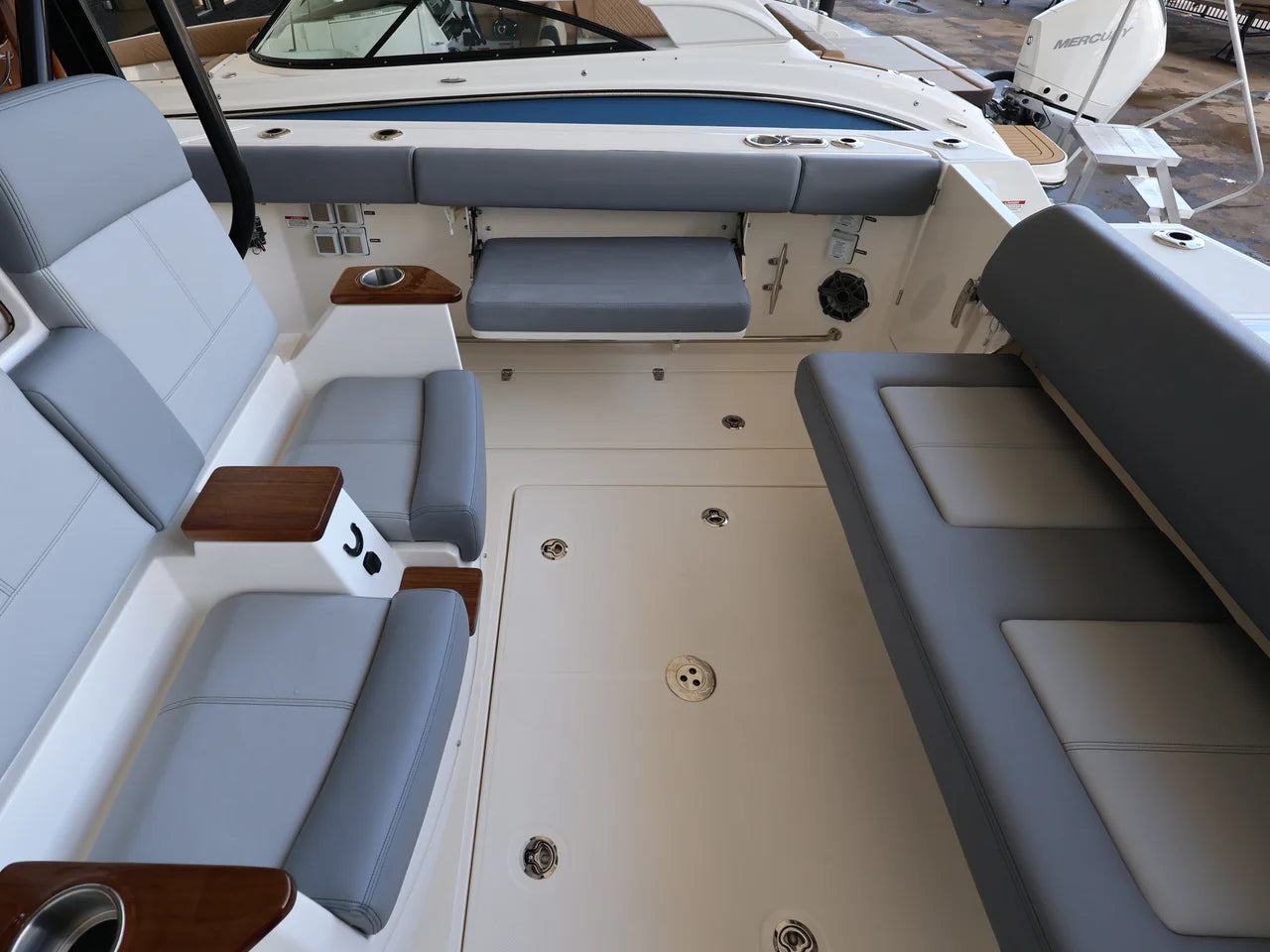 2026 Boston Whaler 360 Outrage 36.0 feet, Clearwater, Florida #17