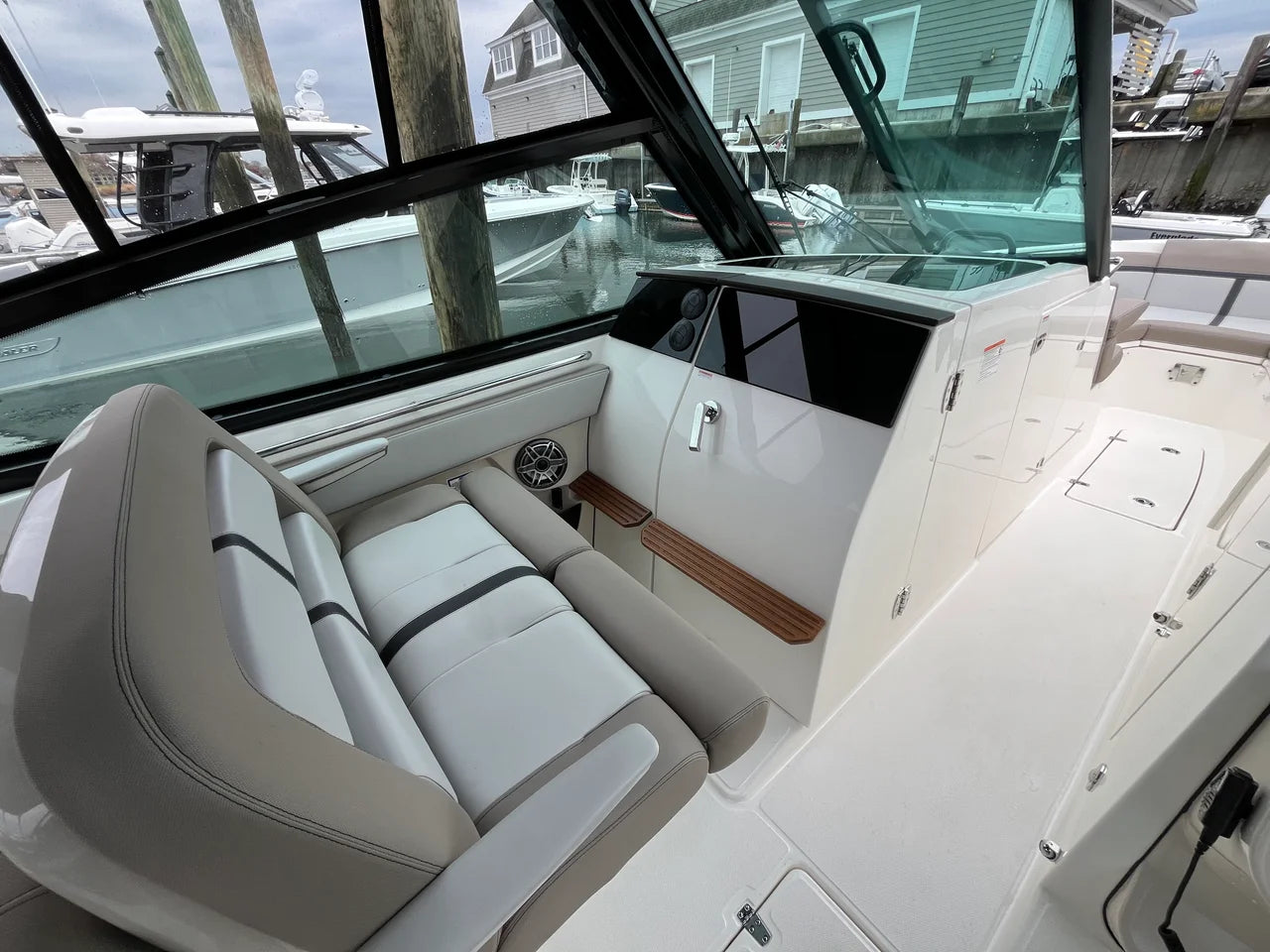 2026 Boston Whaler 330 Vantage 33.0 feet, Clearwater, Florida #29