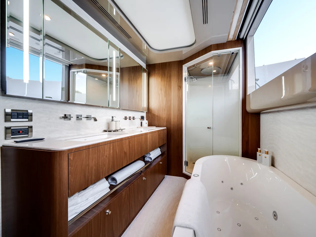 2026 Ocean Alexander 30R 98.0 feet, Clearwater, Florida #52
