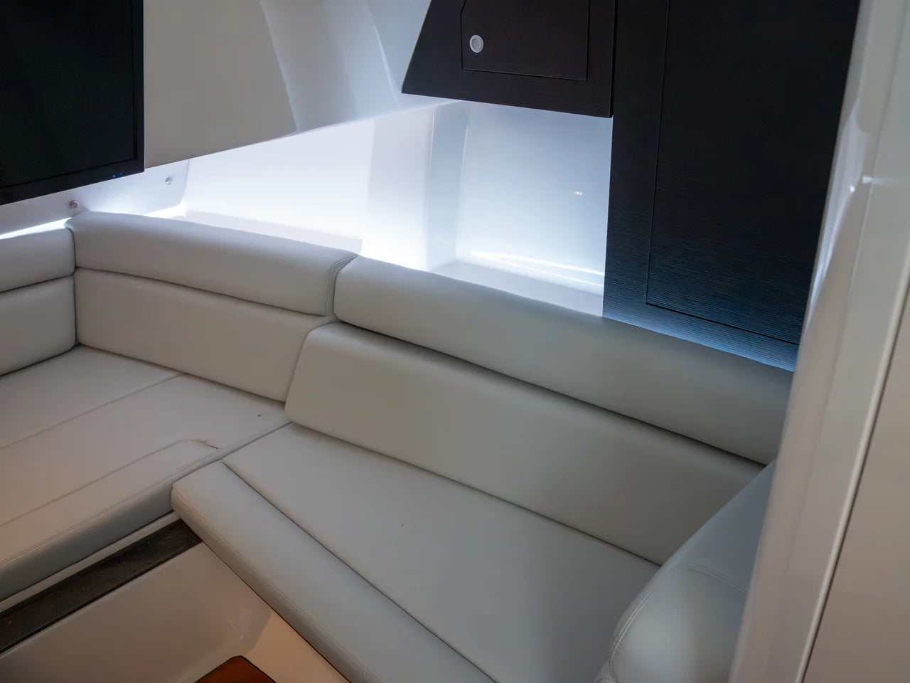 2026 Boston Whaler 350 Realm 35.0 feet, Clearwater, Florida #28