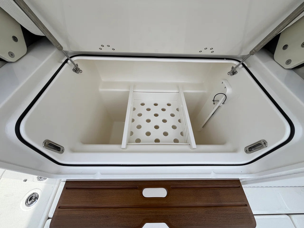 2026 Boston Whaler 350 Realm 35.0 feet, Clearwater, Florida #26
