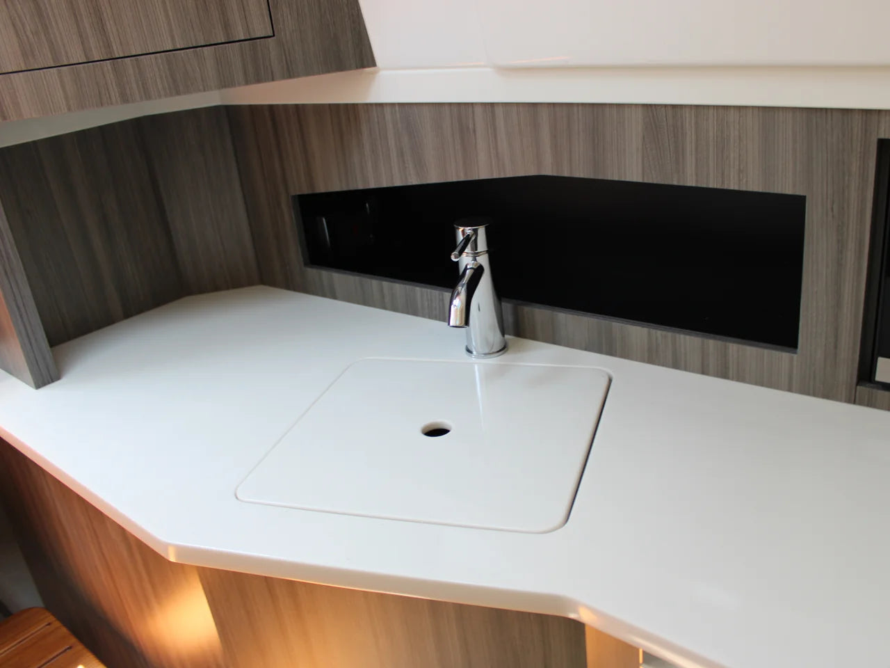 2026 Sea Ray Sundancer 370 Outboard 37.0 feet, Clearwater, Florida #33