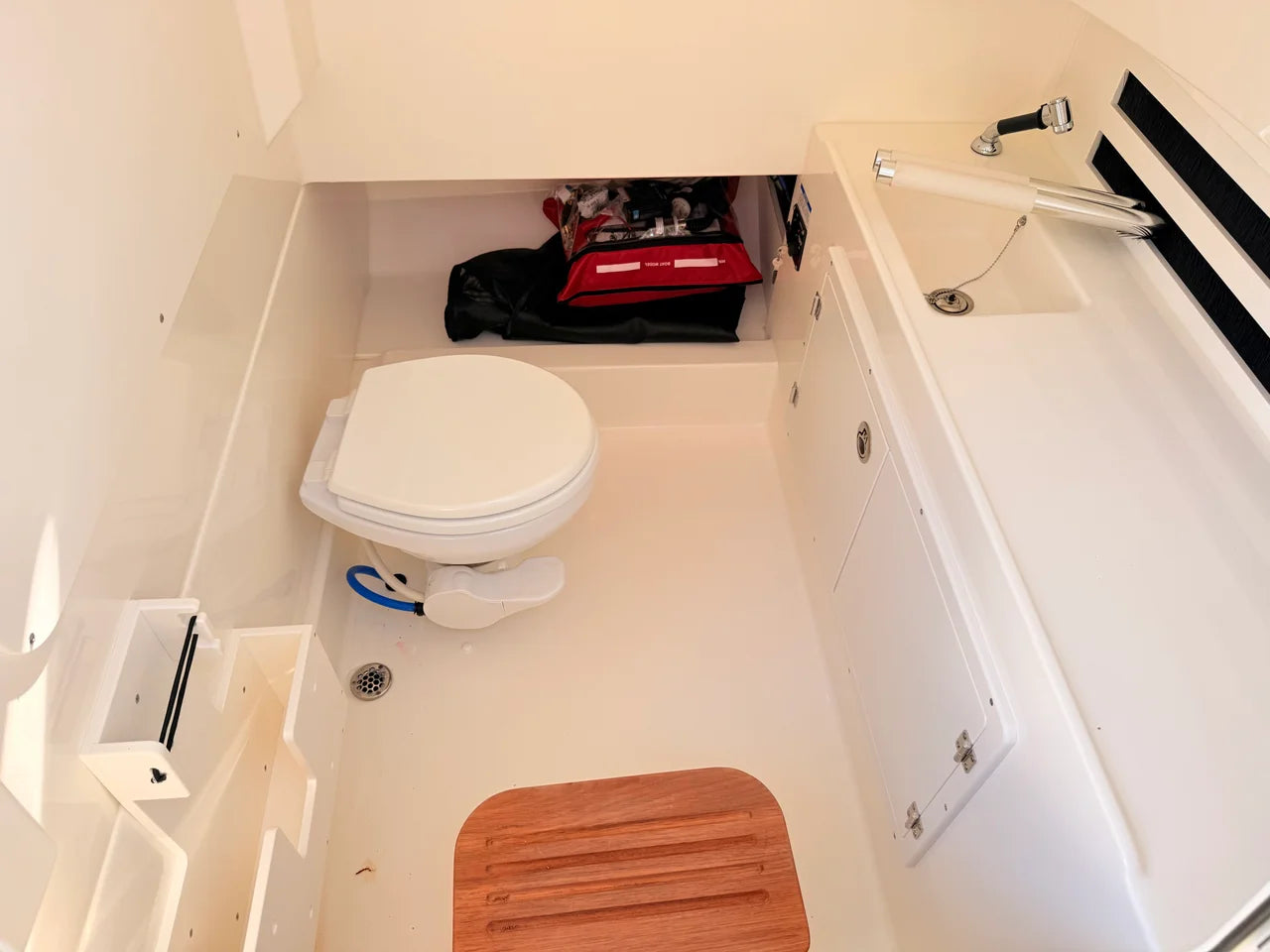 2026 Boston Whaler 330 Outrage 33.0 feet, Clearwater, Florida #39