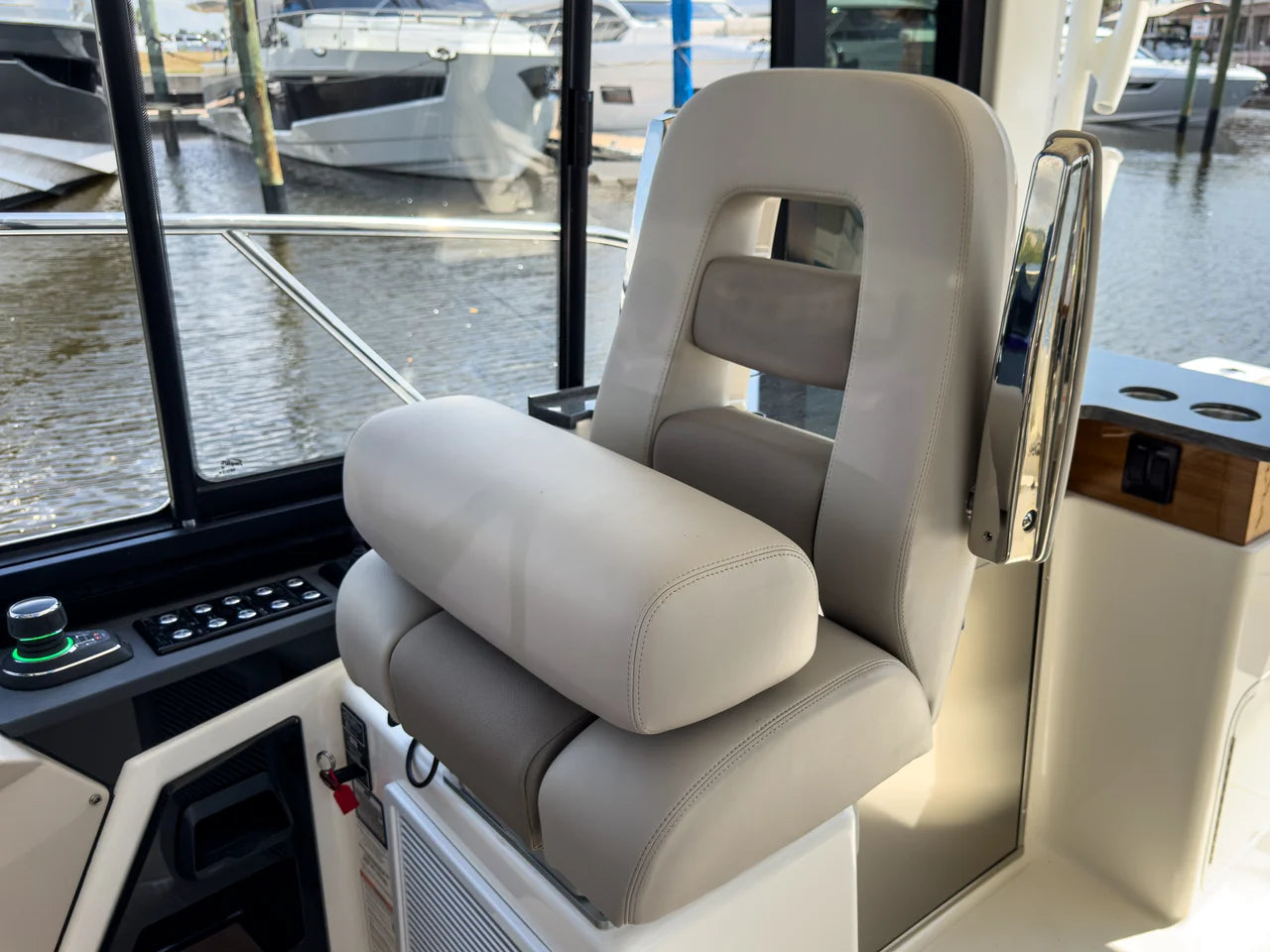 2026 Boston Whaler 365 Conquest 36.0 feet, Clearwater, Florida #18