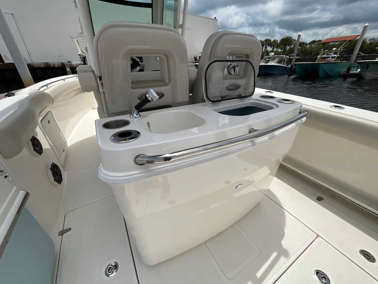 2026 Boston Whaler 280 Outrage 28.0 feet, Clearwater, Florida #17