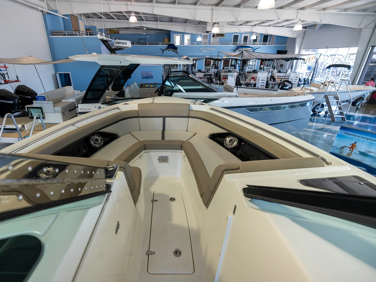2026 Boston Whaler 330 Vantage 33.0 feet, Clearwater, Florida #17