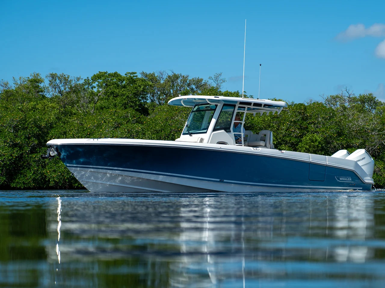 2026 Boston Whaler 330 Outrage 33.0 feet, Clearwater, Florida #3