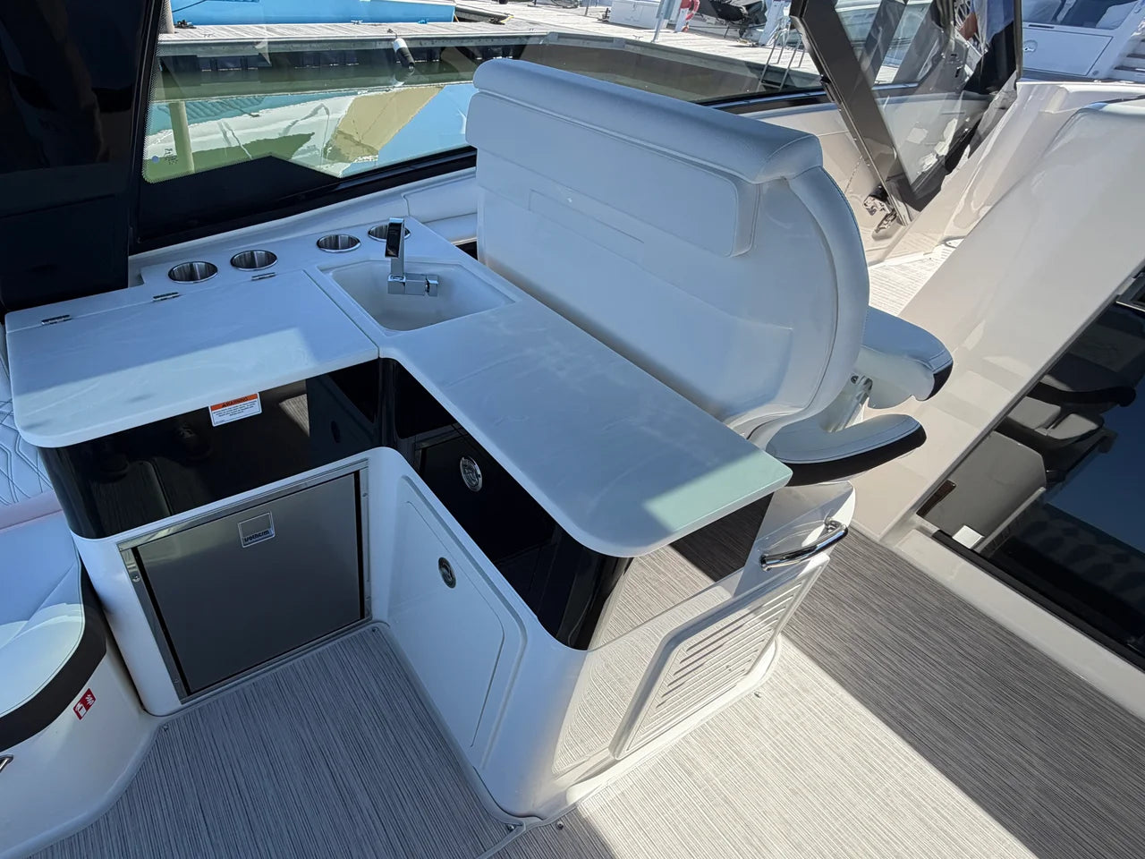 2026 Sea Ray Sundancer 370 Outboard 37.0 feet, Clearwater, Florida #17