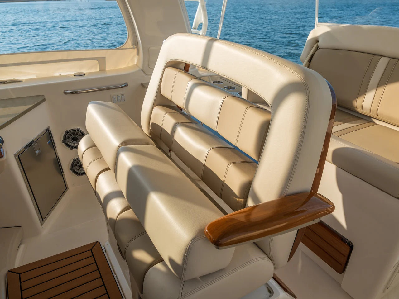 2026 Boston Whaler 350 Realm 35.0 feet, Clearwater, Florida #24