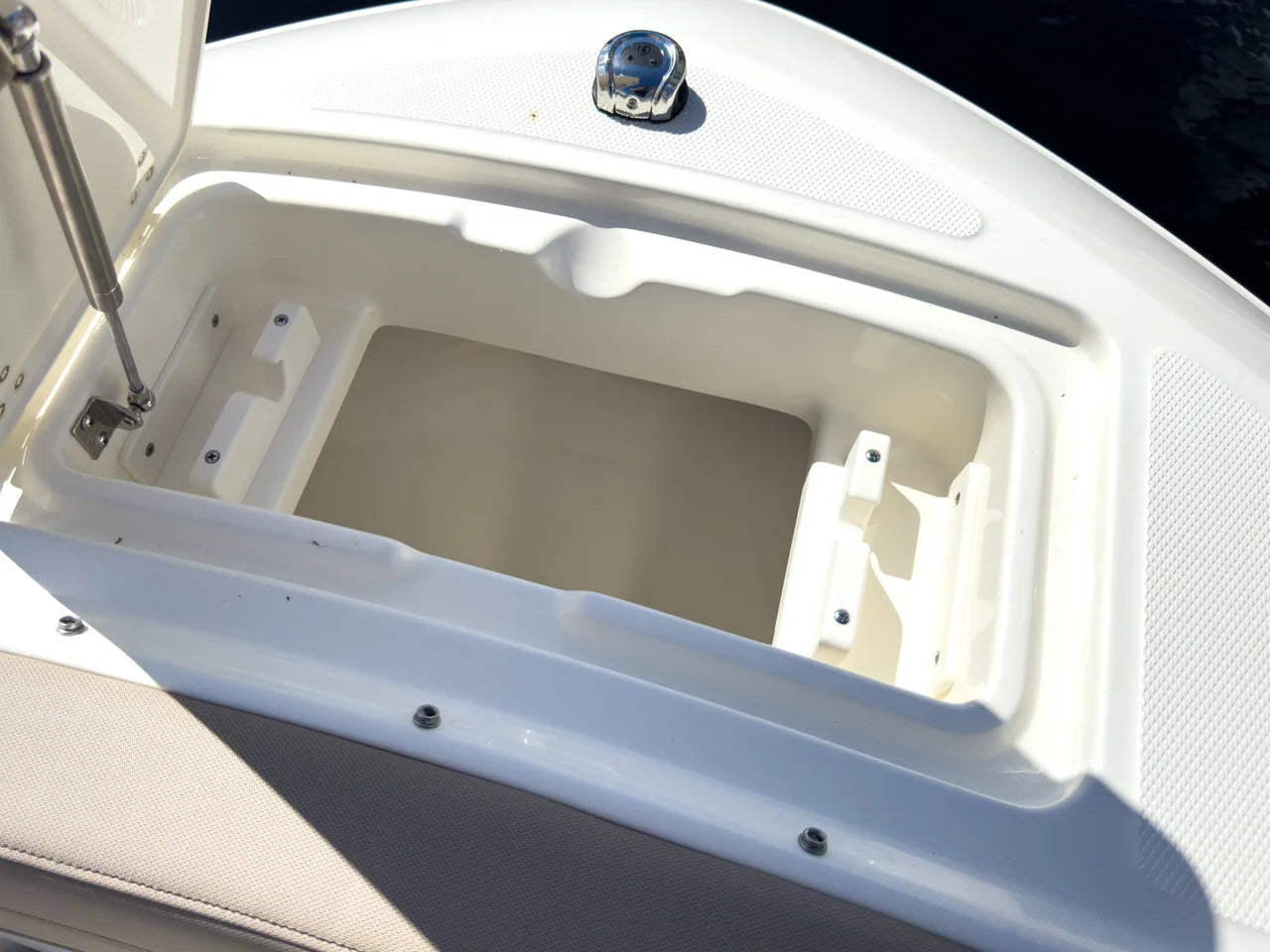 2026 Boston Whaler 210 Vantage 21.0 feet, Clearwater, Florida #17