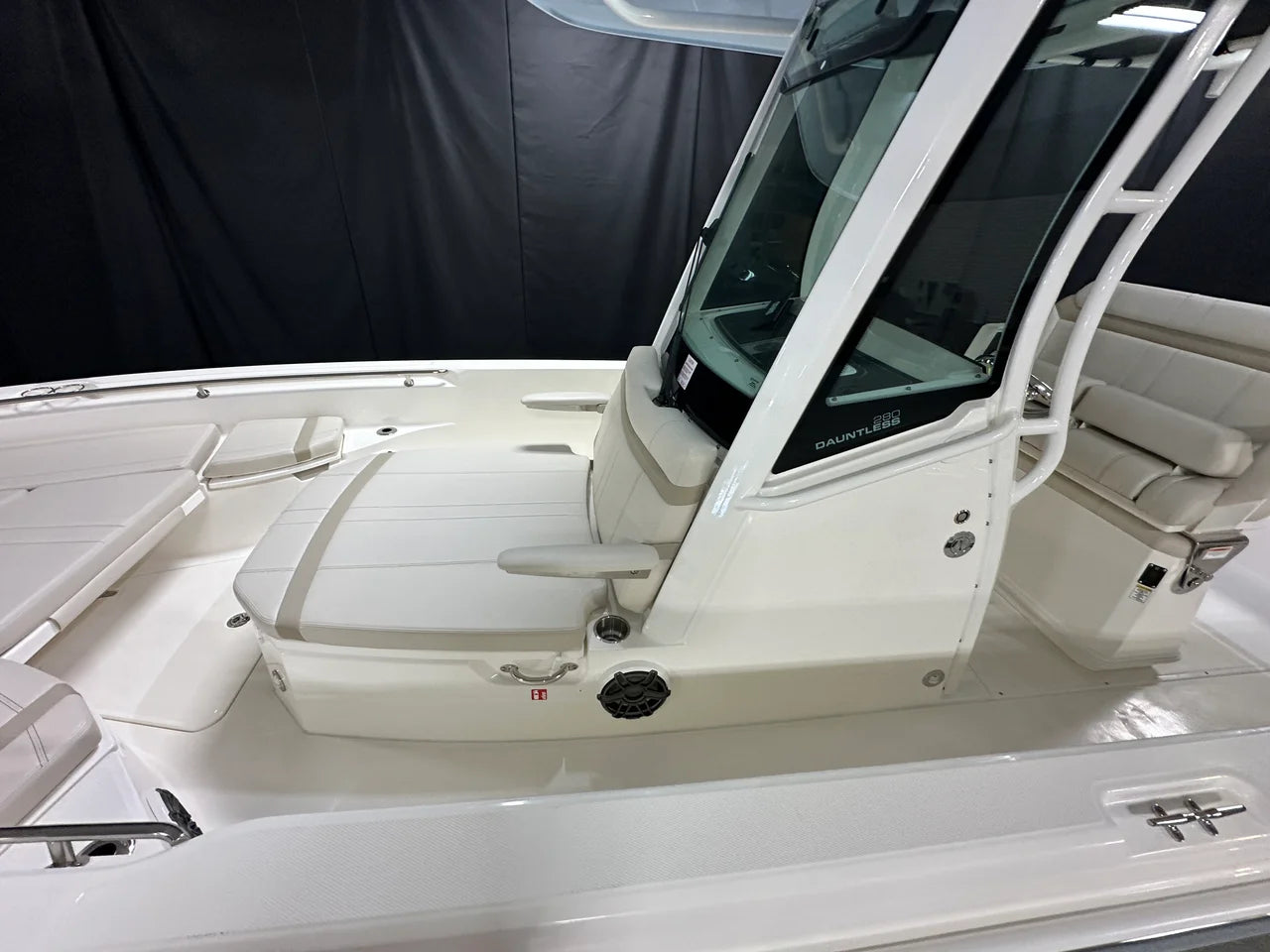 2026 Boston Whaler 280 Dauntless 28.0 feet, Clearwater, Florida #10