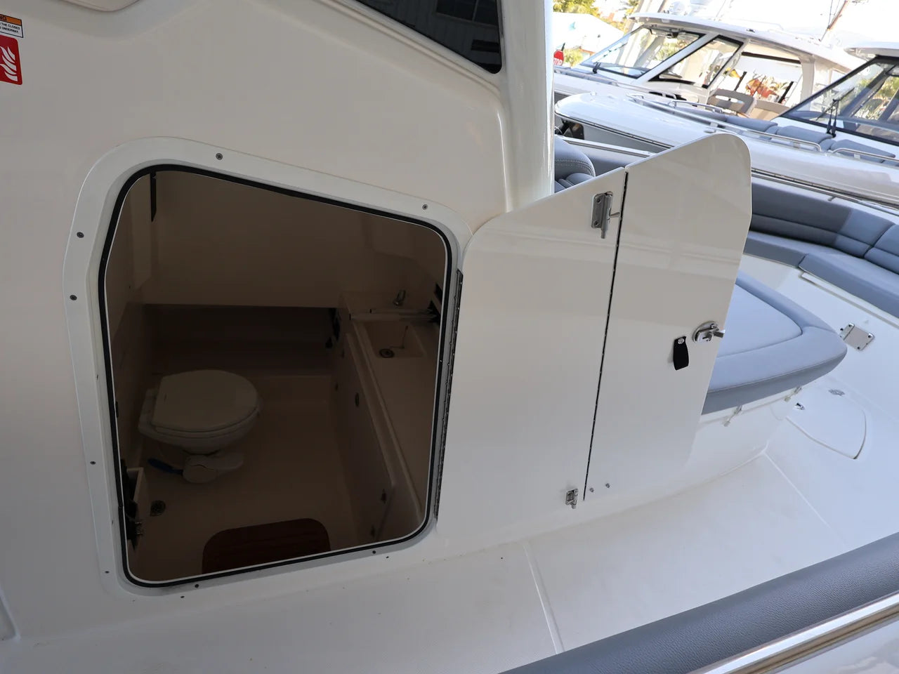 2026 Boston Whaler 330 Outrage 33.0 feet, Clearwater, Florida #33