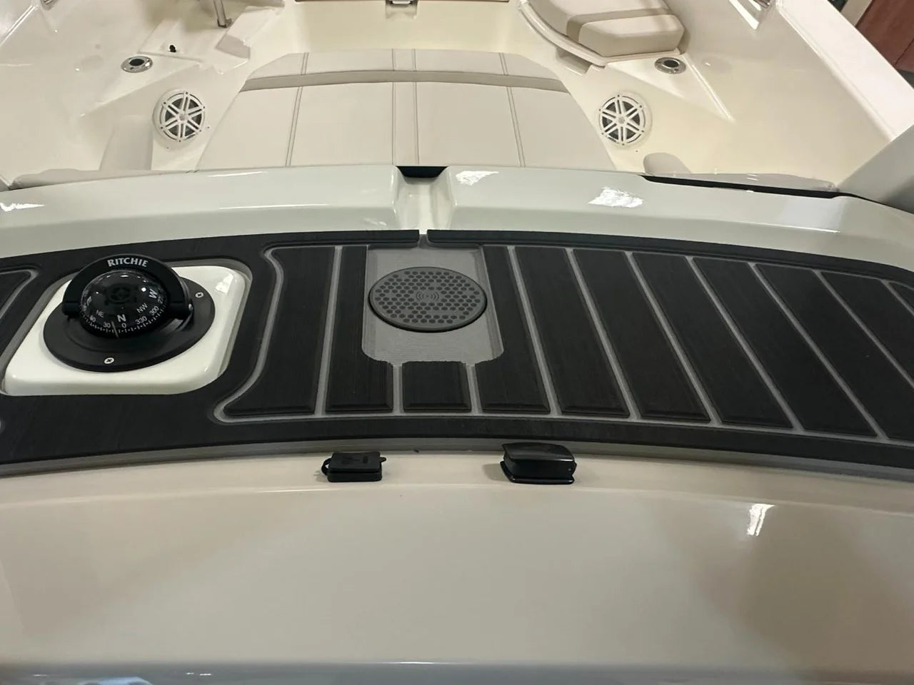 2026 Boston Whaler 250 Dauntless 25.0 feet, Clearwater, Florida #15
