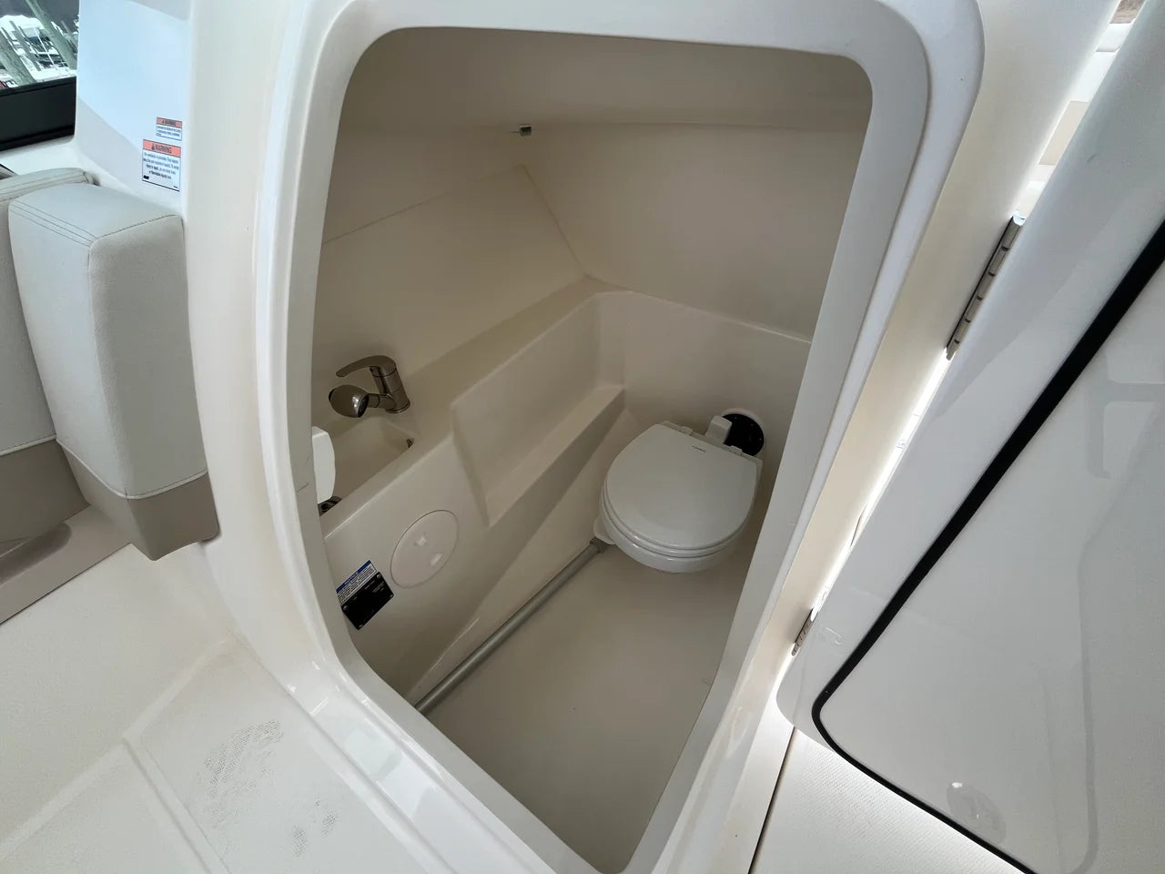 2026 Boston Whaler 240 Vantage 24.0 feet, Clearwater, Florida #16