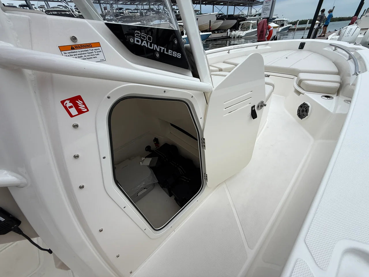2026 Boston Whaler 250 Dauntless 25.0 feet, Clearwater, Florida #12
