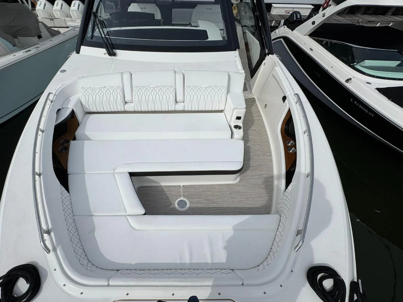 2026 Sea Ray Sundancer 370 Outboard 37.0 feet, Clearwater, Florida #64