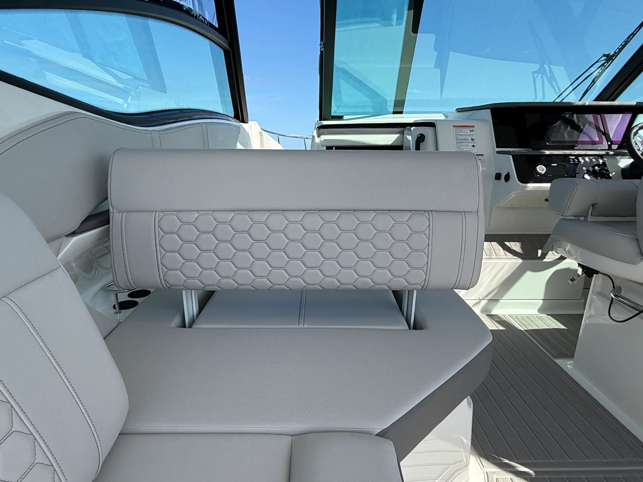 2026 Sea Ray Sundancer 320 Outboard 32.0 feet, Clearwater, Florida #27