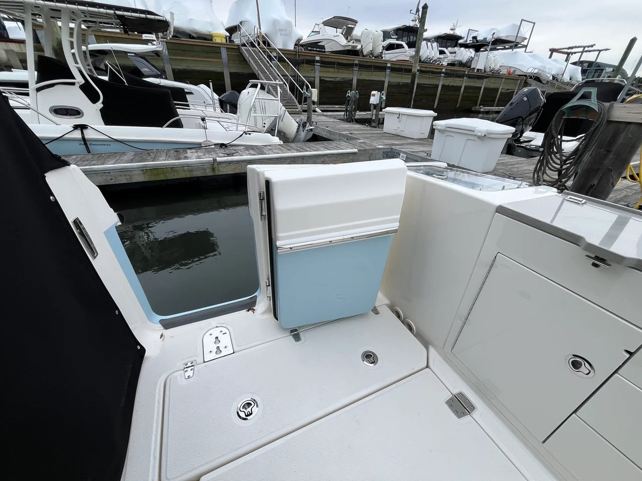 2026 Boston Whaler 330 Vantage 33.0 feet, Clearwater, Florida #23