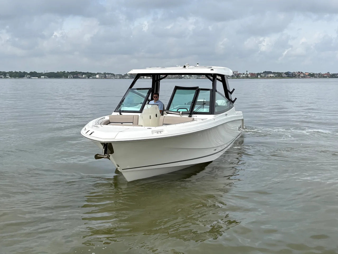 2025 Boston Whaler 330 Vantage 33.0 feet, Clearwater, Florida #13
