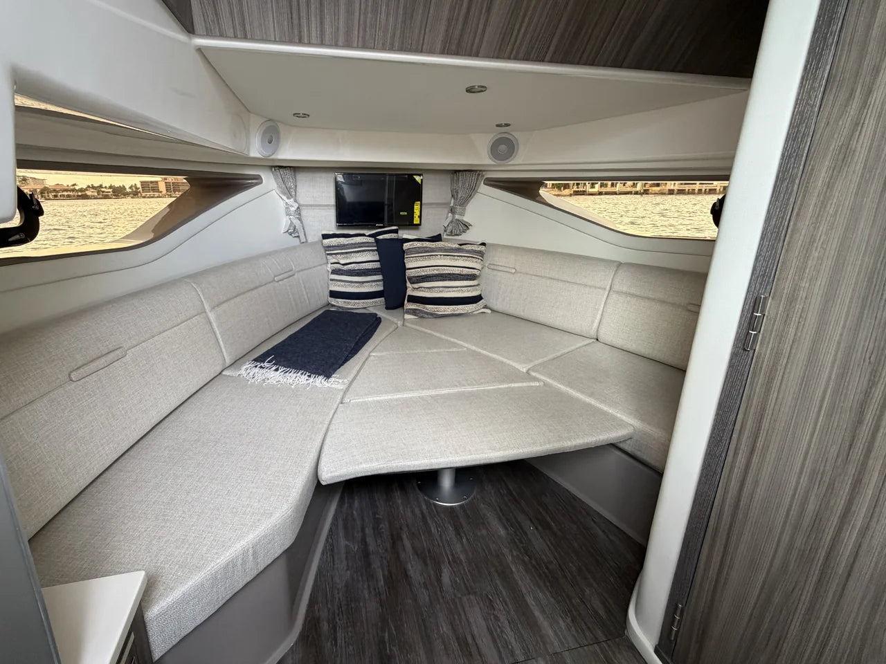 2026 Sea Ray Sundancer 320 Outboard 32.0 feet, Clearwater, Florida #41