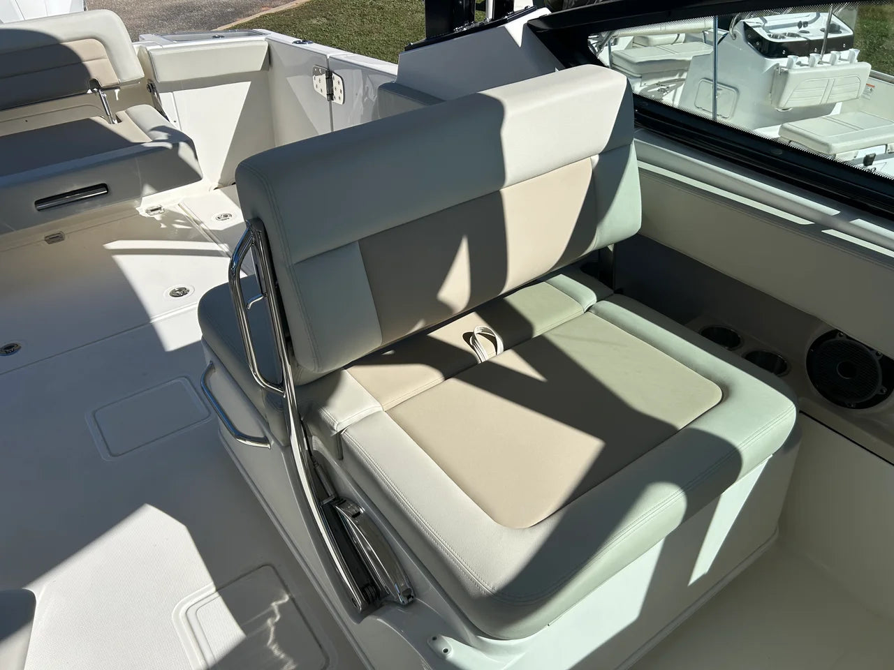 2026 Boston Whaler 280 Vantage 28.0 feet, Clearwater, Florida #18