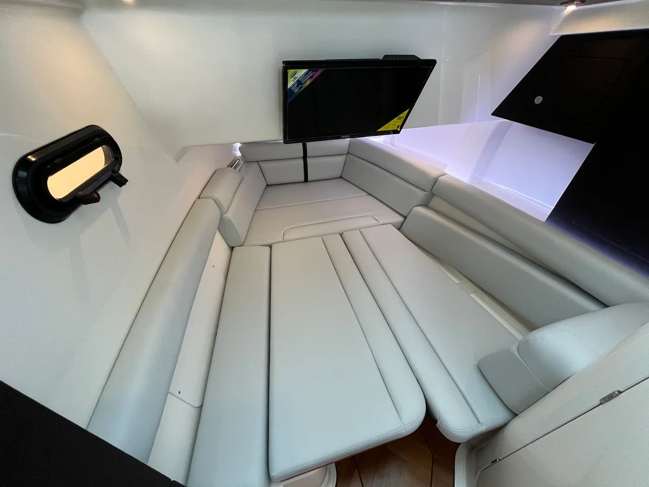 2026 Boston Whaler 350 Realm 35.0 feet, Clearwater, Florida #38