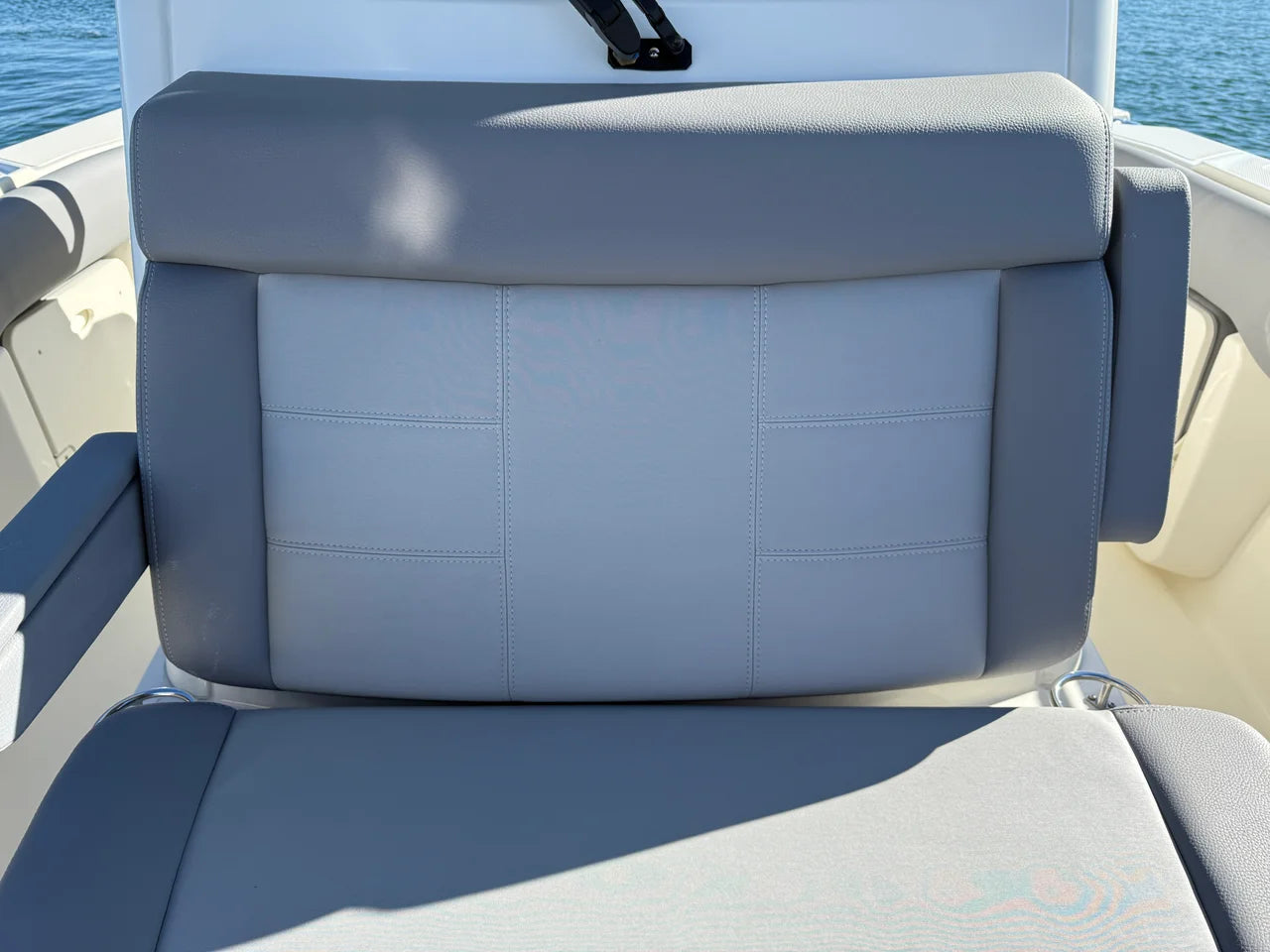 2026 Boston Whaler 250 Outrage 25.0 feet, Clearwater, Florida #16